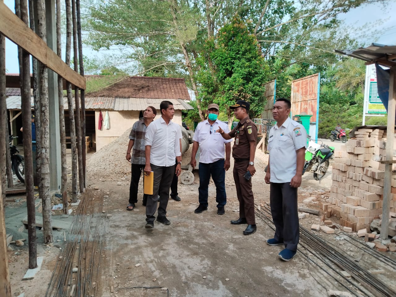 Kajari Tinjau Proyek Strategis Daerah Puskesmas Kuta Baharu Aceh Singkil