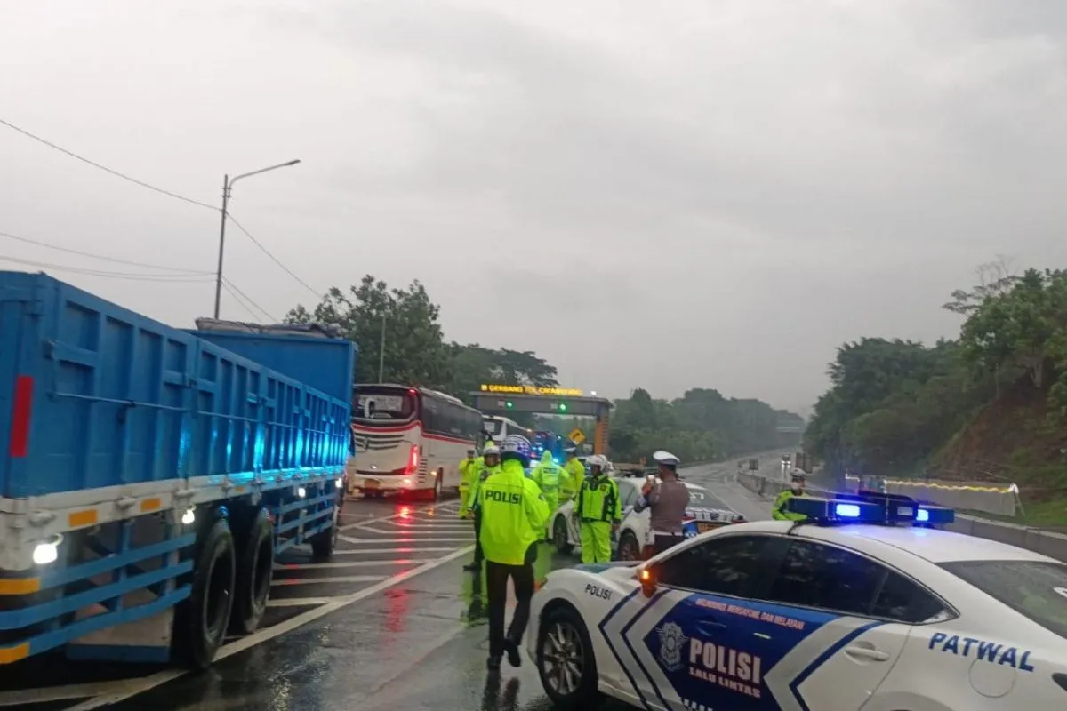 Pasca Kecelakaan Tol Cipularang, Jasa Marga: "Polisi Lanjutkan Olah TKP" Pasca Kecelakaan Tol Cipularang, Jasa Marga: "Polisi Lanjutkan Olah TKP"