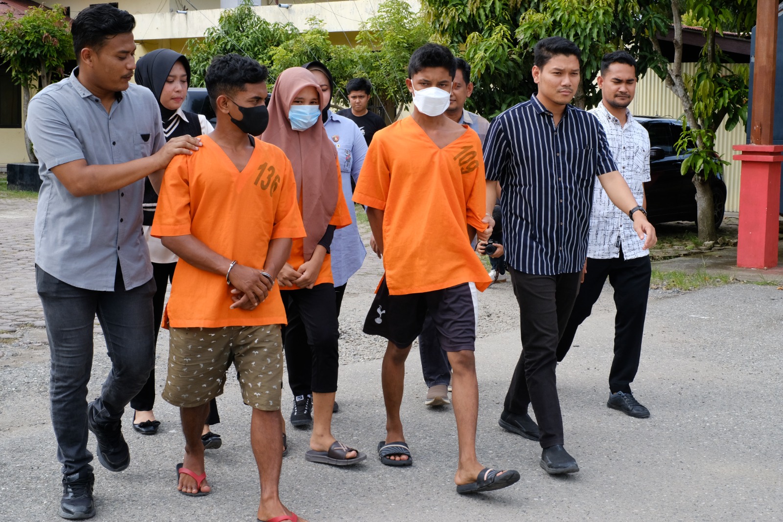 Polres Aceh Utara Tangkap Tiga Remaja Pelaku Rudapaksa Anak Usia 14 Tahun Di Dalam Mobil Polres Aceh Utara Tangkap Tiga Remaja Pelaku Rudapaksa Anak Usia 14 Tahun Di Dalam Mobil