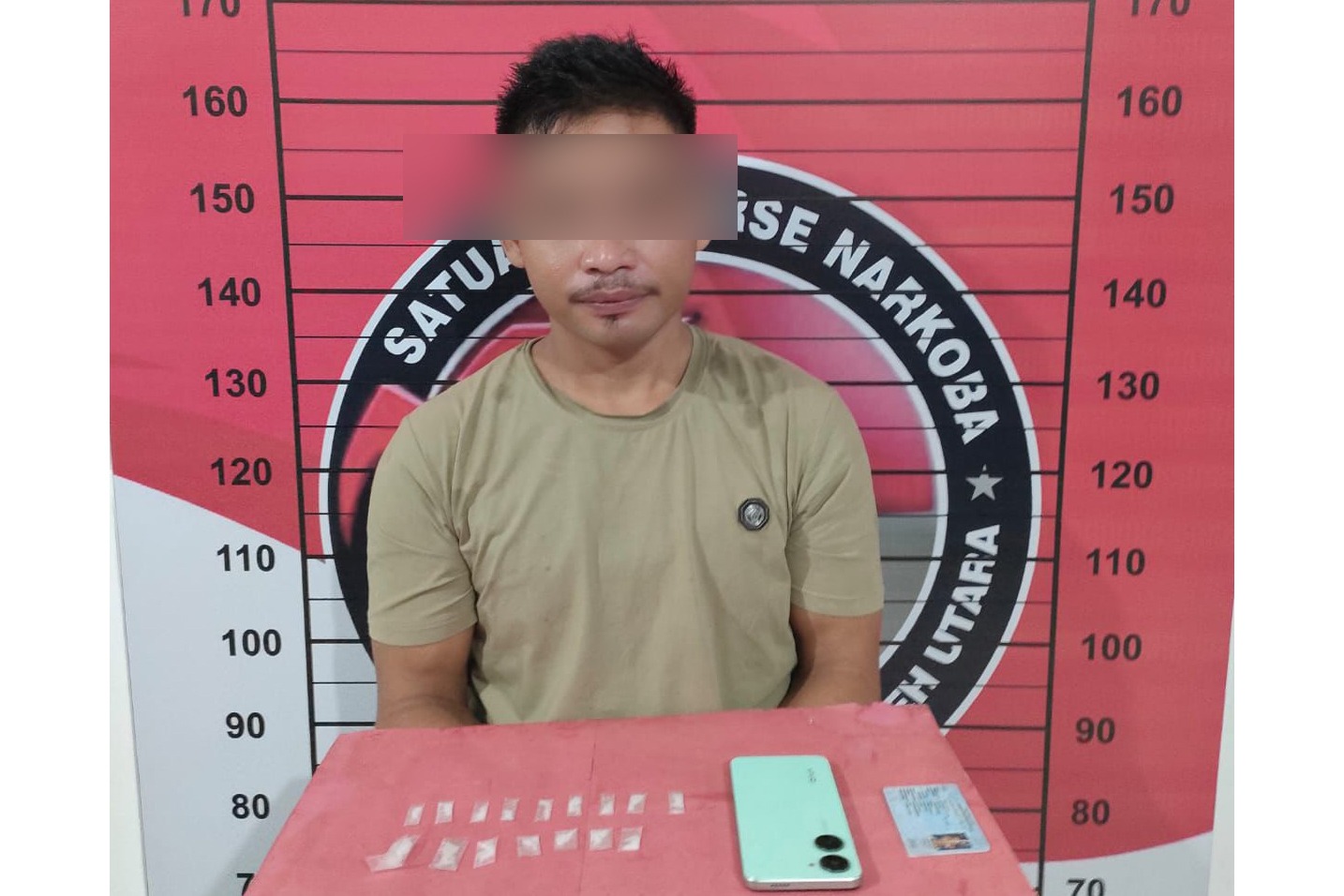 Polisi Tangkap Pengedar Narkoba Di Langkahan, 16 Paket Sabu Siap Edar Jadi Barang Bukti Polisi Tangkap Pengedar Narkoba Di Langkahan, 16 Paket Sabu Siap Edar Jadi Barang Bukti