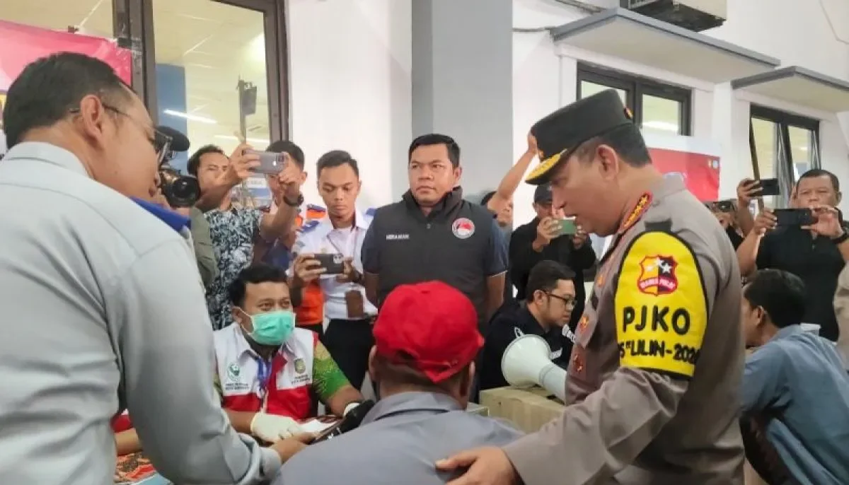 Kapolri Cek Kesiapan Armada Umum Di Terminal Tirtonadi Solo