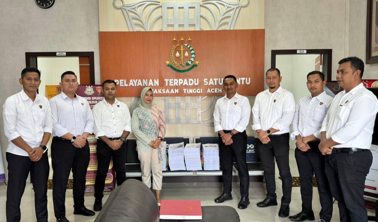 Penyidik Polda Aceh kembali Serahkan Empat Berkas Tersangka Kasus Korupsi Wastafel Ke Jaksa Penyidik Polda Aceh kembali Serahkan Empat Berkas Tersangka Kasus Korupsi Wastafel Ke Jaksa