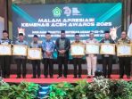 Pj Bupati Bireuen Terima Piagam Penghargaan Kemenag Award Pj Bupati Bireuen Terima Piagam Penghargaan Kemenag Award