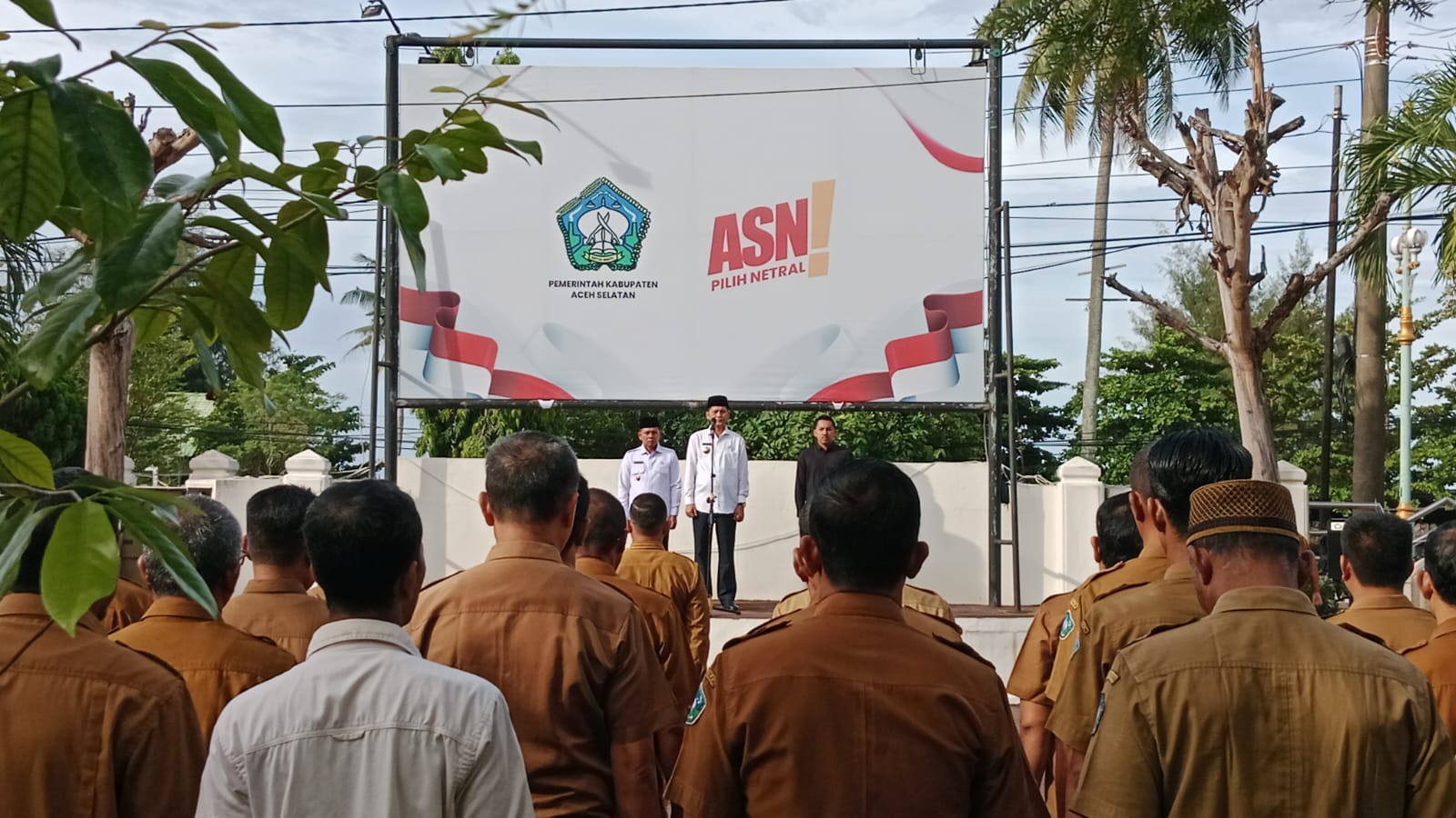 Pimpin Apel Perdana, H Mirwan Minta ASN Tingkatkan Profesionalisme, Disiplin, Integritas Dan Loyalitas