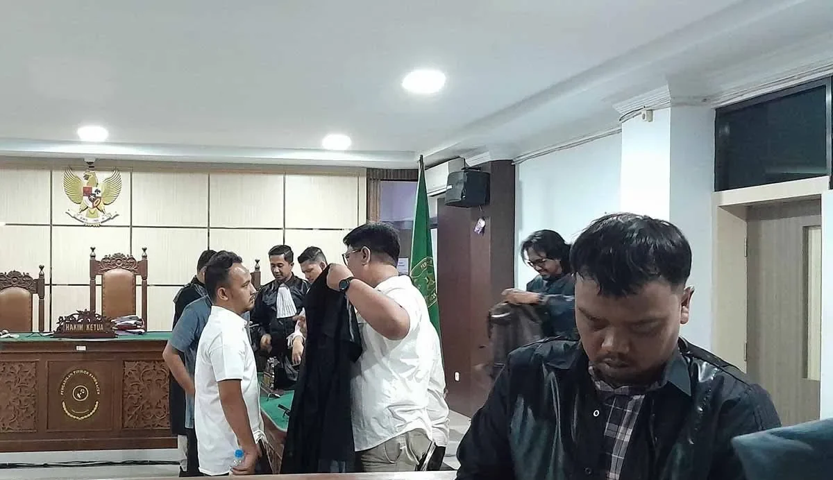 Hakim Tipikor PN Banda Aceh Tunda Sidang Kasus Korupsi BRA Rp 15,39 Miliar Hakim Tipikor PN Banda Aceh Tunda Sidang Kasus Korupsi BRA Rp 15,39 Miliar