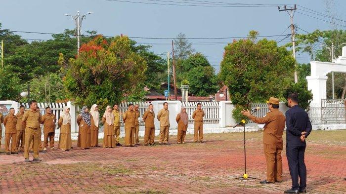 Pascalibur Lebaran Idul Fitri, Bupati Aceh Singkil Kesal Banyak Pegawai Tidak Disiplin Pascalibur Lebaran Idul Fitri, Bupati Aceh Singkil Kesal Banyak Pegawai Tidak Disiplin