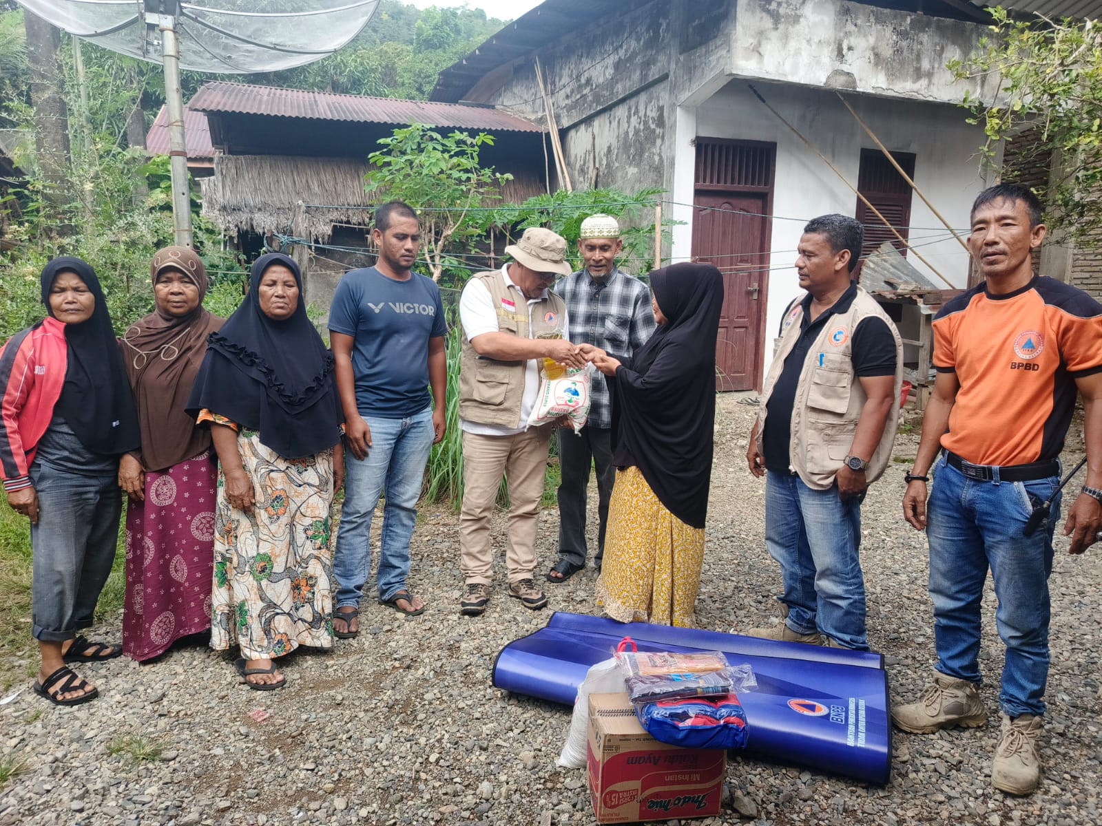 Sesuai Intruksi Bupati Aceh Selatan, BPBD Bergegas Turun Beri Bantuan Dan Perbaiki Rumah Korban Gempa Bumi