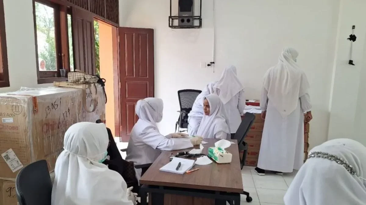 100 Siswa SRMA 2 Aceh Besar Ikuti Pemeriksaan Kesehatan