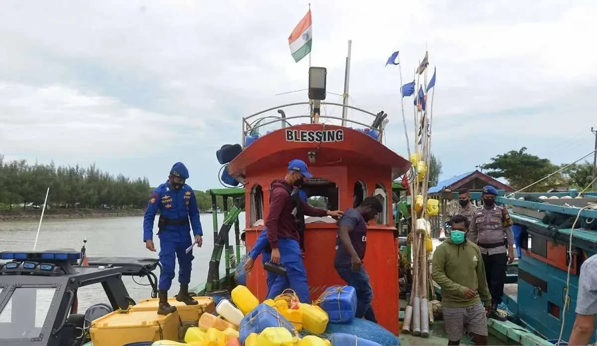 KKP Terima Proposal Tawaran Hibah Kapal Penangkap Ikan Asing KKP Terima Proposal Tawaran Hibah Kapal Penangkap Ikan Asing