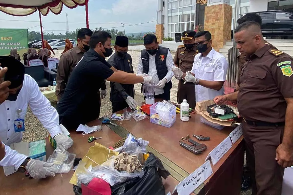 pemusnahan-bb-pidie-jaya_1.jpg