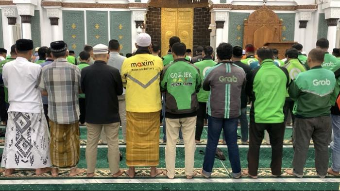 Aksi Solidaritas, Puluhan Driver Ojol Aceh Shalat Gaib Untuk Almarhum Affan Kurniawan