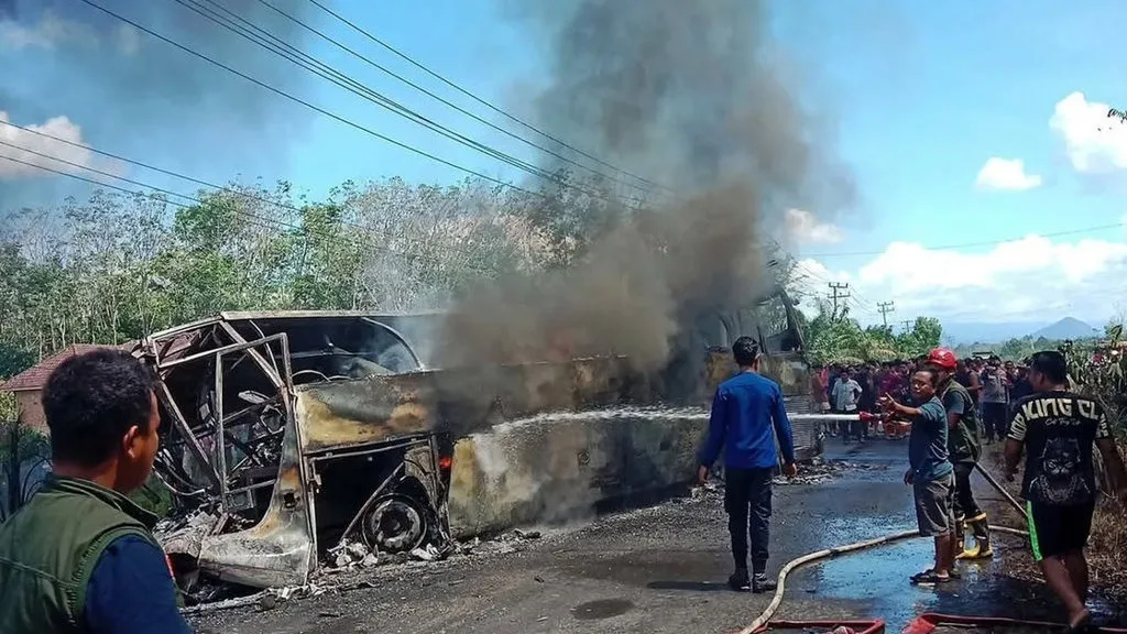 Tabrakan Bus ALS vs Truk Tangki di Muratara, 16 Orang Meninggal Dunia