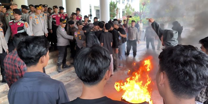 Bawa Tujuh Tuntutan, Massa Desak Status Bencana Nasional hingga Cabut Izin Tambang di Aceh