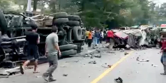 Kecelakaan Beruntun Libatkan 9 Kendaraan di Jalan Medan-Berastagi, Empat Tewas